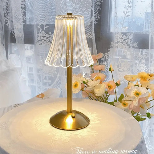Trådlampe med krystaldekor og dimbar belysning - GlamLight | Luvikno