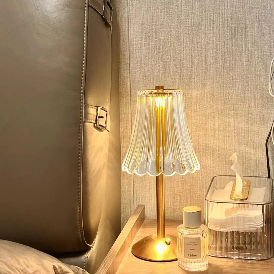 Trådlampe med krystaldekor og dimbar belysning - GlamLight | Luvikno