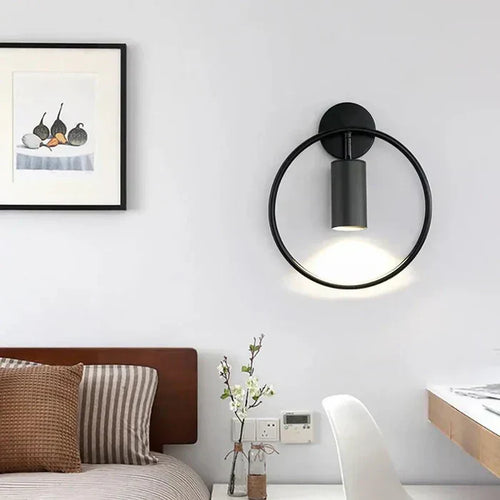FlammeStylée – Gylden Vegglampe for Elegant Atmosfære Luvikno