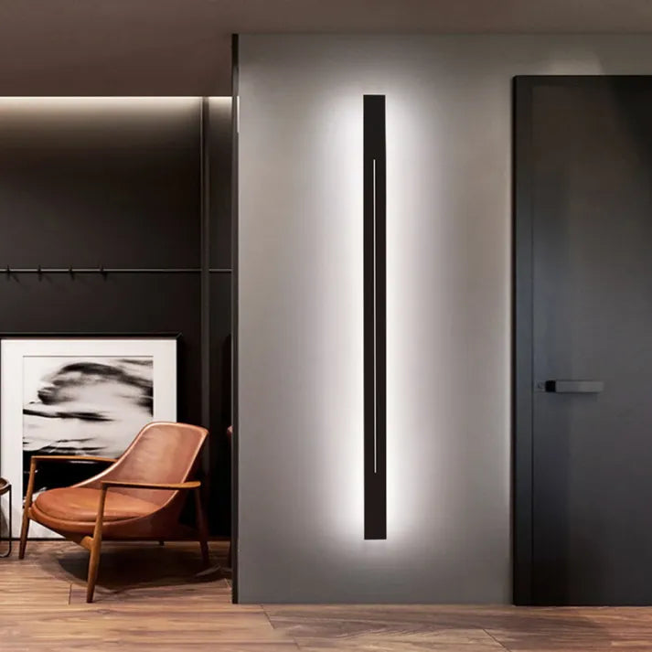 Luvikno | LED Vegglampe | Modern Vertikal Sort Innendørs Sconce