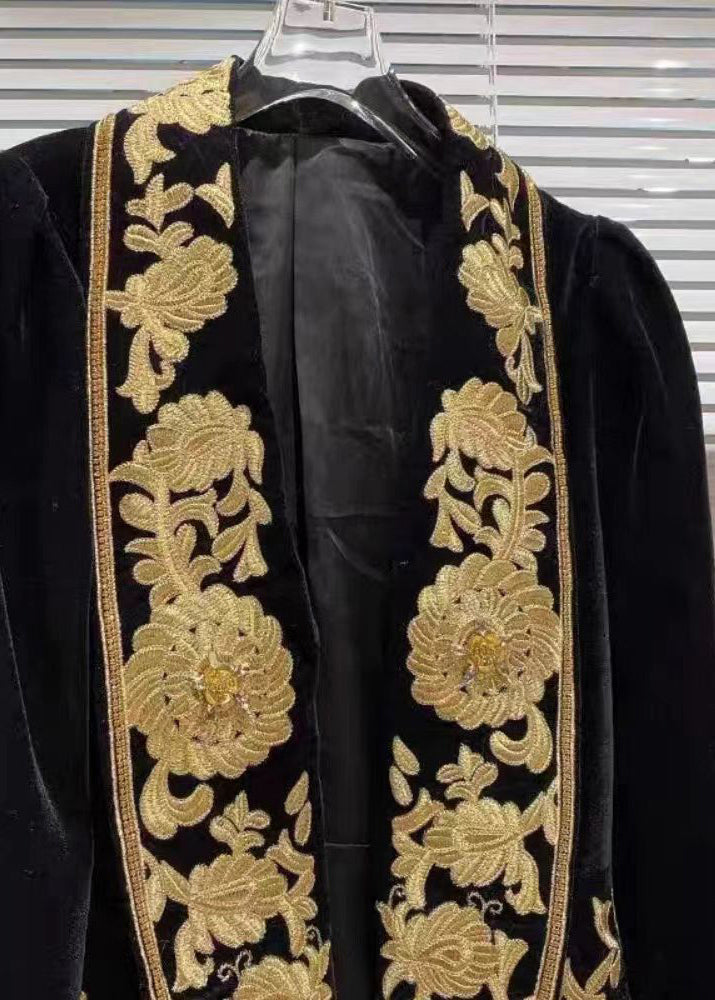 Luvik | Håndlaget svart brodert sametjakke