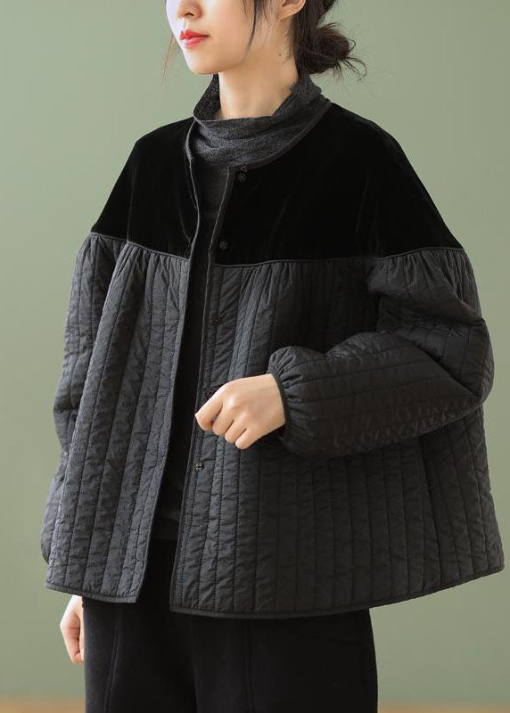 Luvik | Patterneilla varustetut mustat napilliset talvitakit, O-niskainen, pitkät hihat