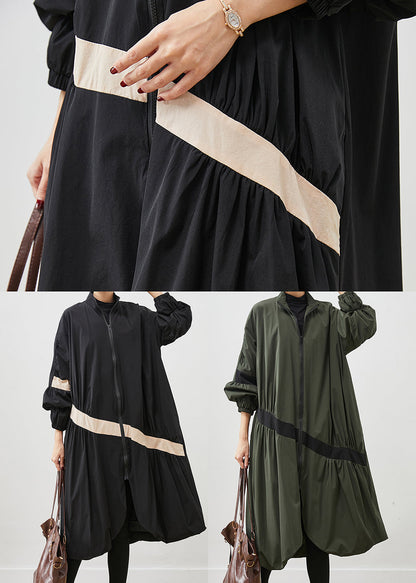 Luvik | Ylipitkä musta trench-coat ja patchwork