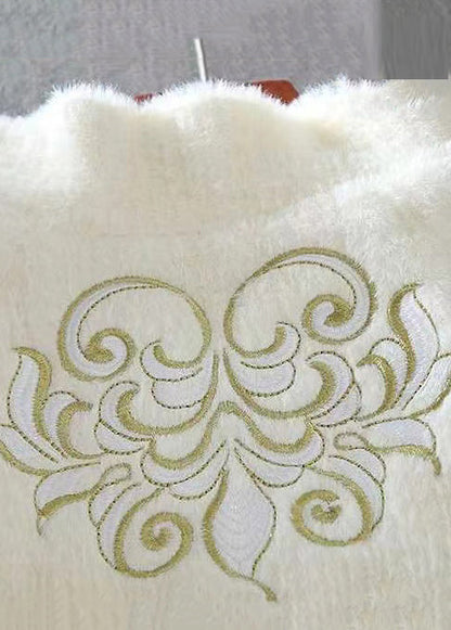 Luvik | Talvivaatteet, joissa on aprikoosivärjätty tekoturkki