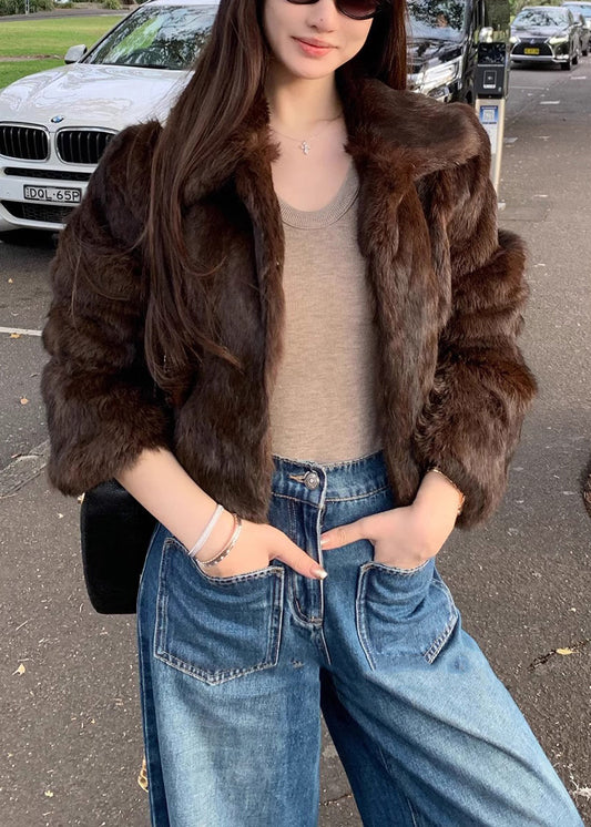 Luvik | Café Peter Pan V-kaulusvaatteet nahasta ja turkiksesta