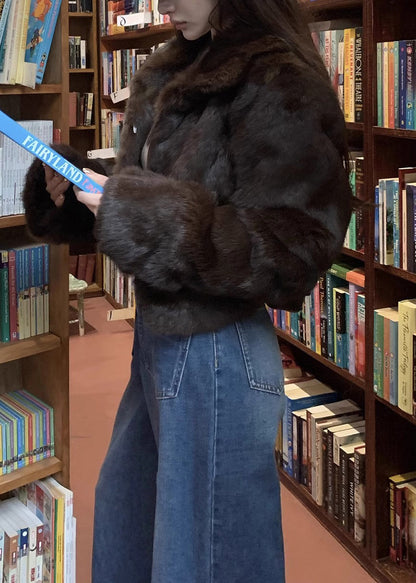 Luvik | Café Peter Pan V-kaulusvaatteet nahasta ja turkiksesta