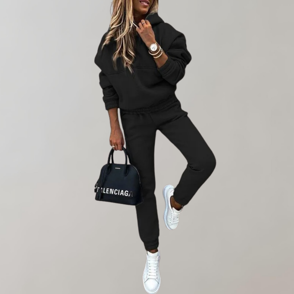 Luvik | Puuvillasta valmistettu retrotyylinen huppari ja treenipuku naisille