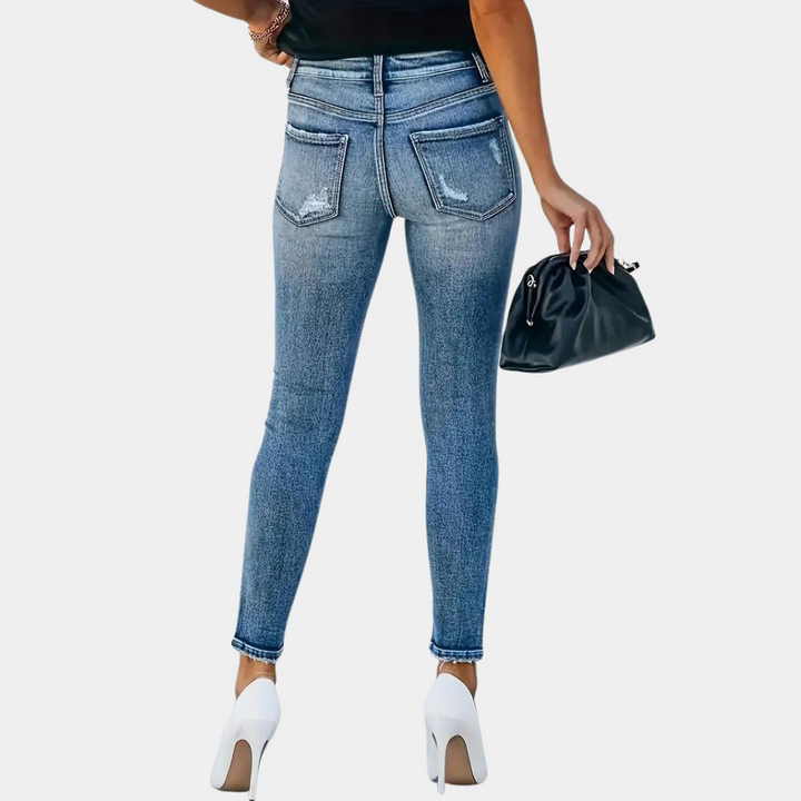 Luvik | trendikkäät skinny-naisten farkut muotipainikkeilla