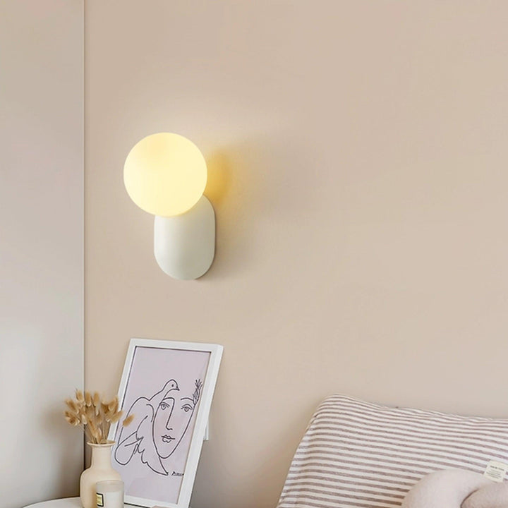 Luvikno | ChicGlow Harpiksvegglampe – Eleganse og Energieffektivitet i Én