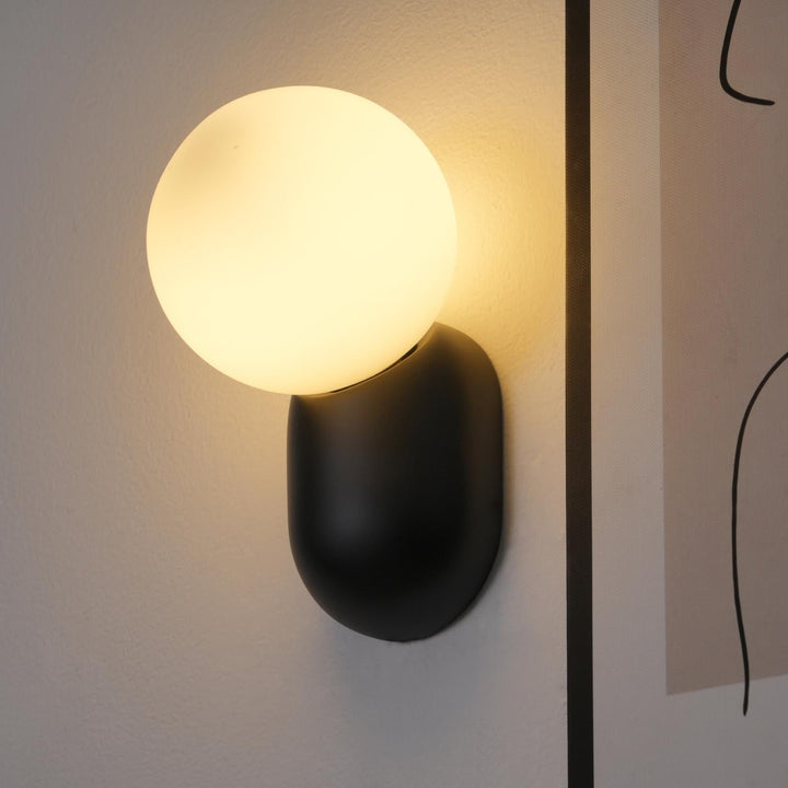 Luvikno | ChicGlow Harpiksvegglampe – Eleganse og Energieffektivitet i Én