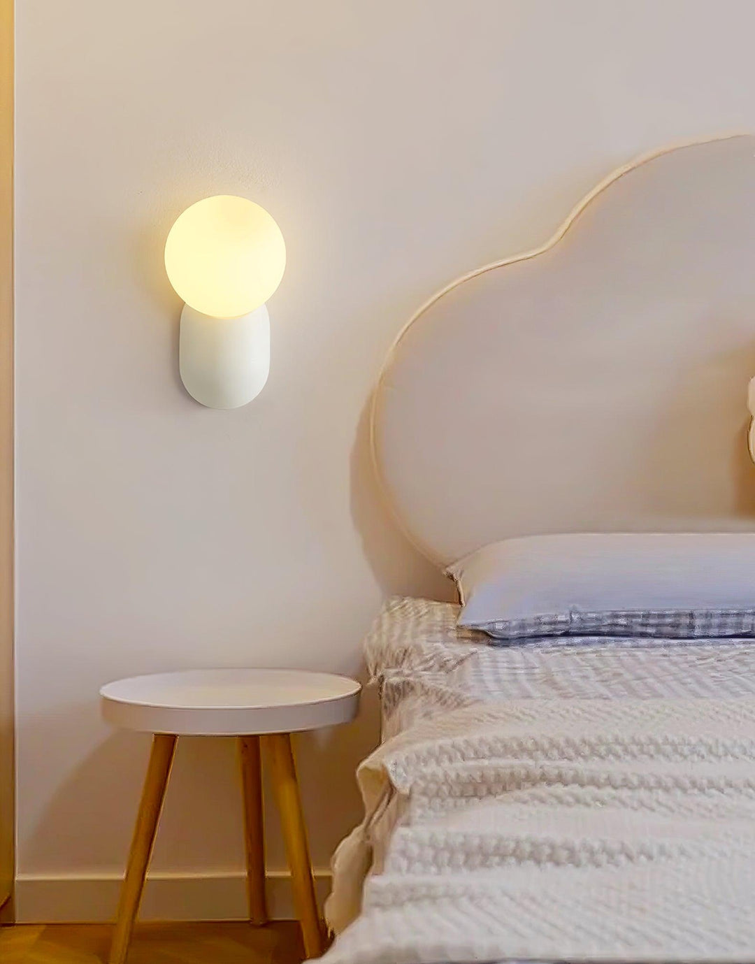 Luvikno | ChicGlow Harpiksvegglampe – Eleganse og Energieffektivitet i Én