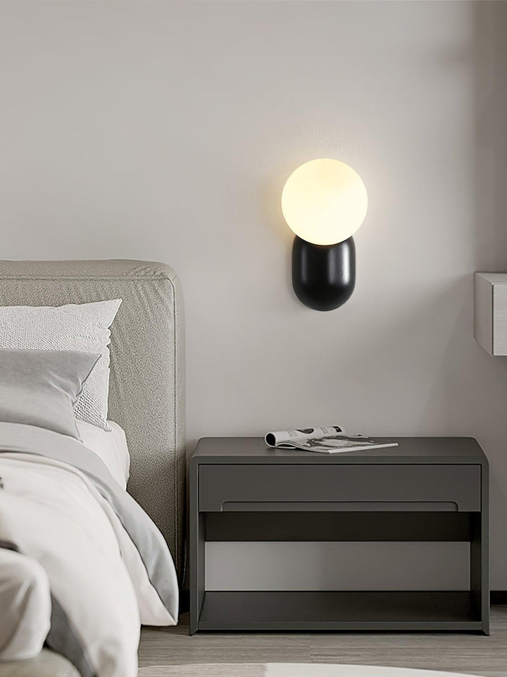 Luvikno | ChicGlow Harpiksvegglampe – Eleganse og Energieffektivitet i Én