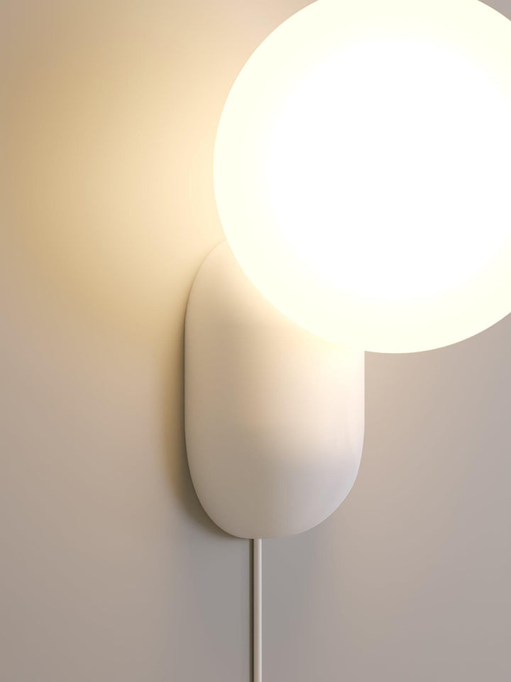 Luvikno | ChicGlow Harpiksvegglampe – Eleganse og Energieffektivitet i Én