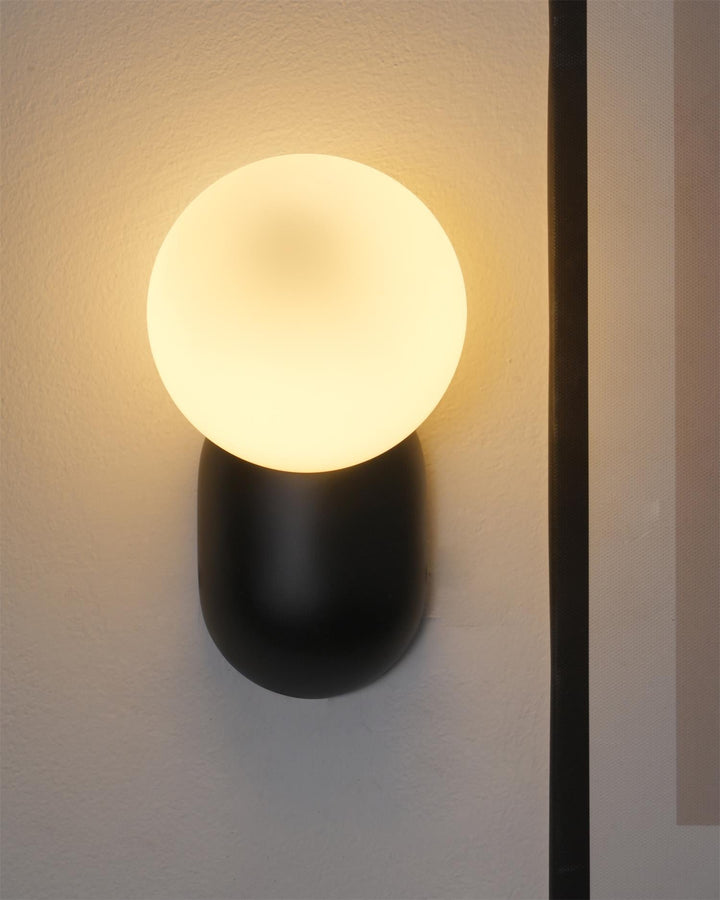 Luvikno | ChicGlow Harpiksvegglampe – Eleganse og Energieffektivitet i Én