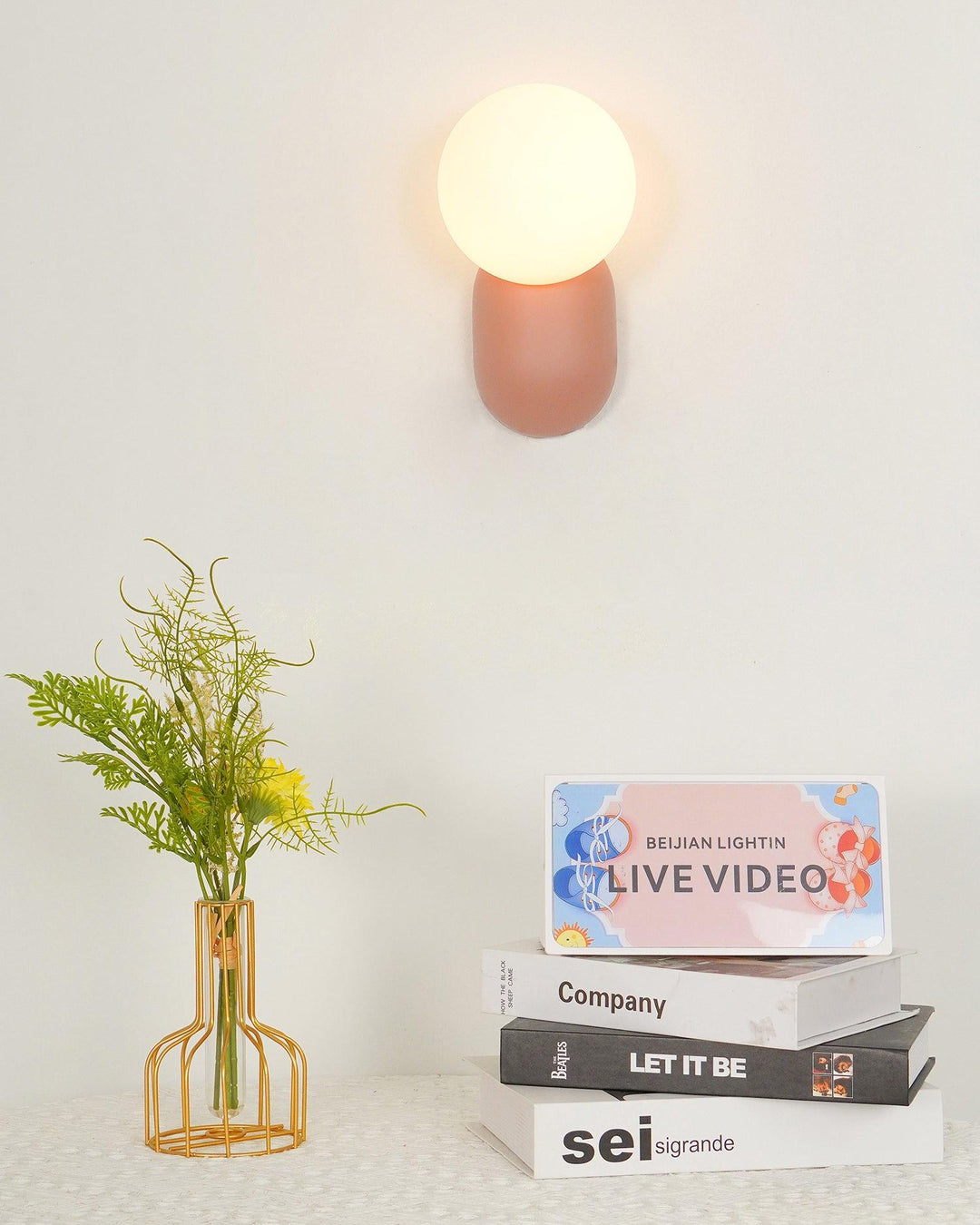 Luvikno | ChicGlow Harpiksvegglampe – Eleganse og Energieffektivitet i Én