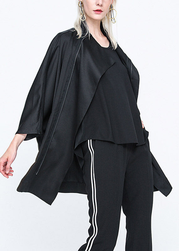 Luvik | Svart høyhals trench-coat med lang batwing-erme og glidelås