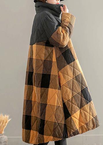 Luvik | Talvitakki suurikokoisille keltaraidoilla korkealla kauluksella nappisuljenta takit