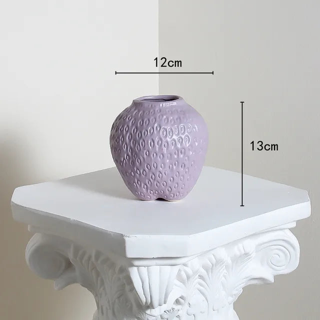 Keramisk vase i jordbærdesign, dekorativ blomsterkrukke for stue og kjøkken | Luvikno