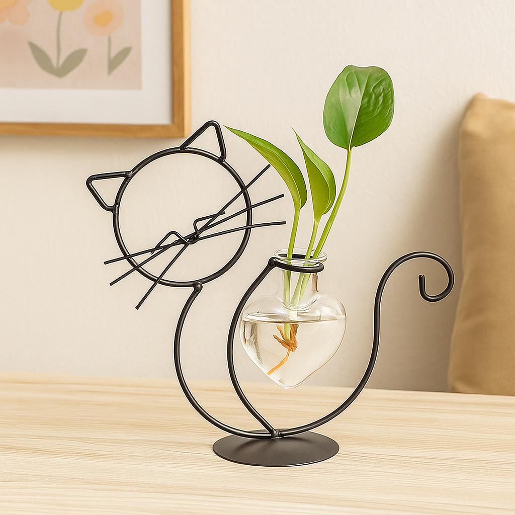 Hjerteformet glassplantkasse med kattinspirert holder Luvikno