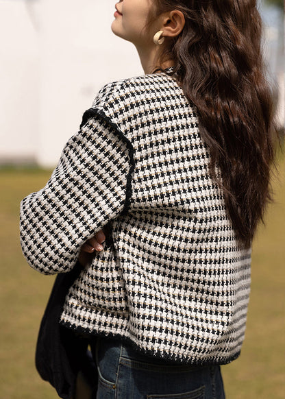 Luvik | Mustasta puuvillasta valmistettu patchwork-takki O-kauluksella ja kaksinkertaisella rinnalla