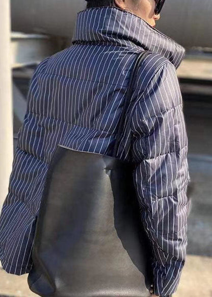 Luvik | Paksu talvitakki sifonista, jossa punaruudullinen korkeakauluksellinen ja vetoketju