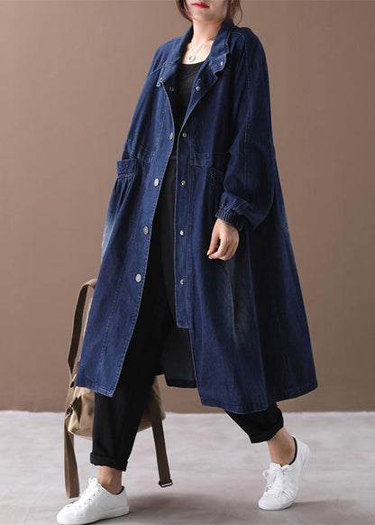 Luvik | sininen farkkutunika, jossa on hienoja ompelukuviota, korkeakauluksellinen, rypytetty takki