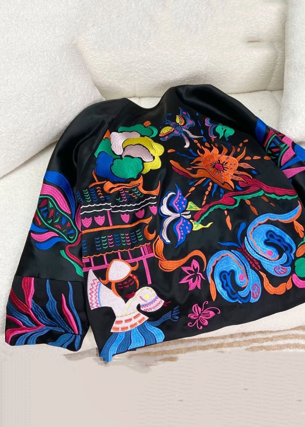 Luvik | Tyylikäs Musta Brodeeraus Napit Silkki Takit