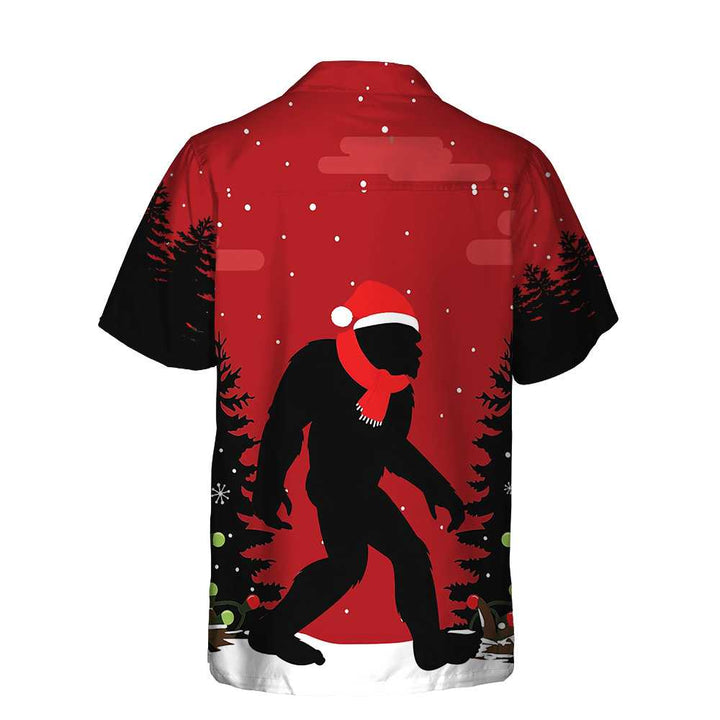 Luvik | Julemannens Bigfoot-t-skjorte i skogen, morsom Bigfoot-juleskjorte for menn