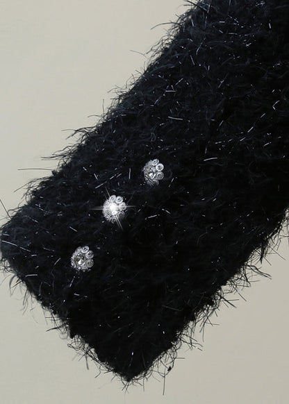 Luvik | Talvi takki, jossa on läpivärjäyksellä, taskuilla, helmillä ja niiteillä, mustalla O-kaula-aukolla