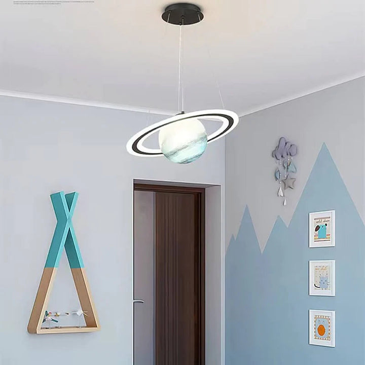 Barnas rom LED hengelampe - CosmoGlow | Luvikno