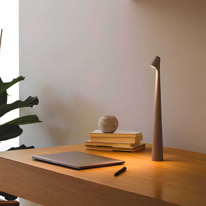 LunaSlim – Elegant Trådløs Bordlampe med Justerbar Belysning Luvikno