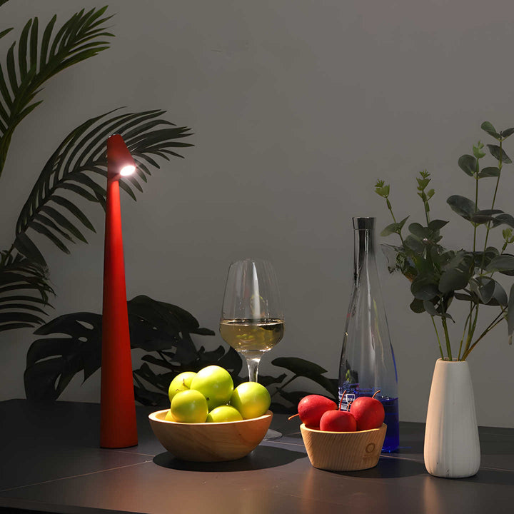 LunaSlim – Elegant Trådløs Bordlampe med Justerbar Belysning Luvikno