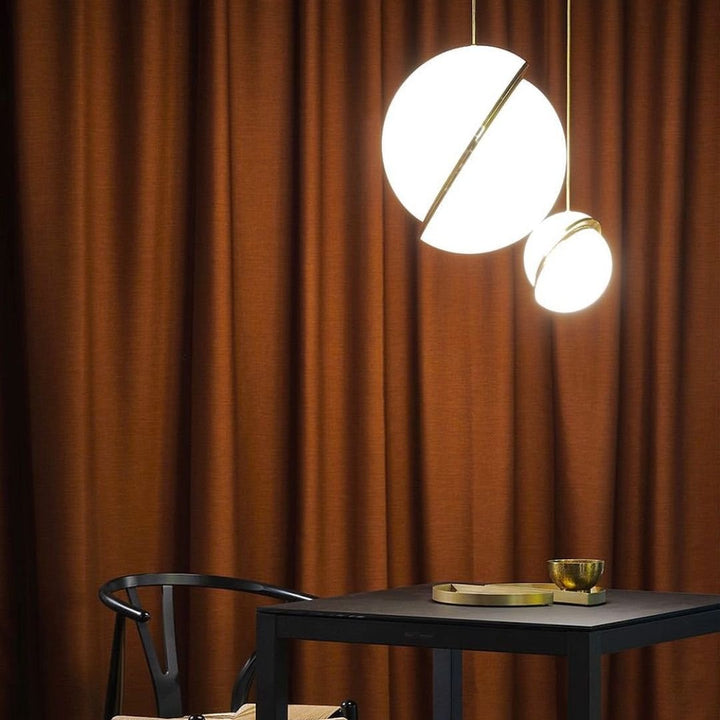 Luvikno | CielCourbe Lampe - Luksuriøs Måneskinn Pendellampe laget av Akryl og Messing