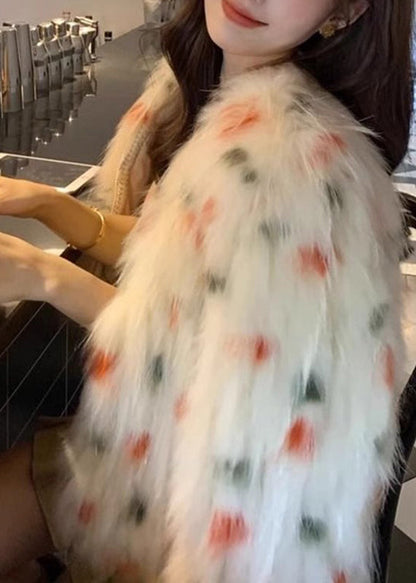 Luvik | Vartalo takki ruskean pesukarhun karvasta V-pääntiellä aprikoosi