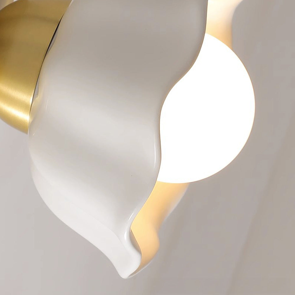 Luvikno | Retro Hvit Blomster Vegglampe - Vintage Stil for Ditt Interiør