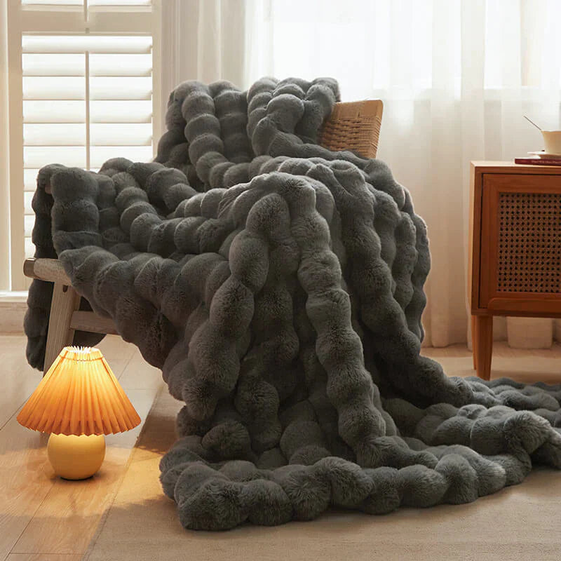 Plush falsk pels kastet for ultimate koselig varme | Luvikno