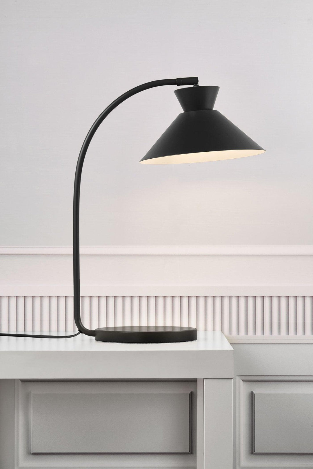 Luvikno | Elegant Retro Lampe - for en Stilig Interiørtransformasjon