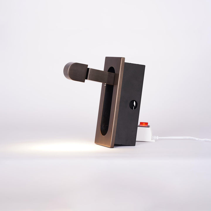 Luvikno | LED Nattbordslampe LUMEVIA | 3 Lysfarger | Aluminiumlegering | Ø19 cm x H8 cm | Med Trykknapp