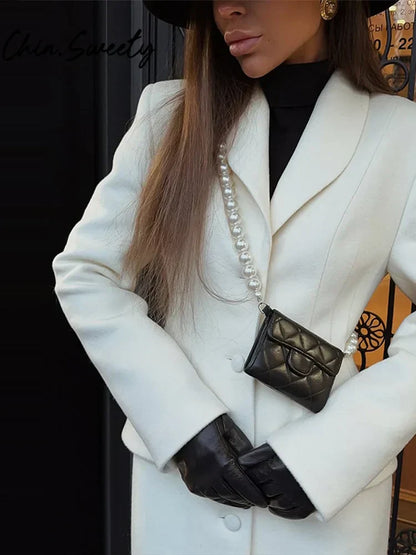 Luvik | Naisten takki - Tyylikäs villatakki klassisella käänteellä ja lämpimällä vuorilla syksyyn ja talveen