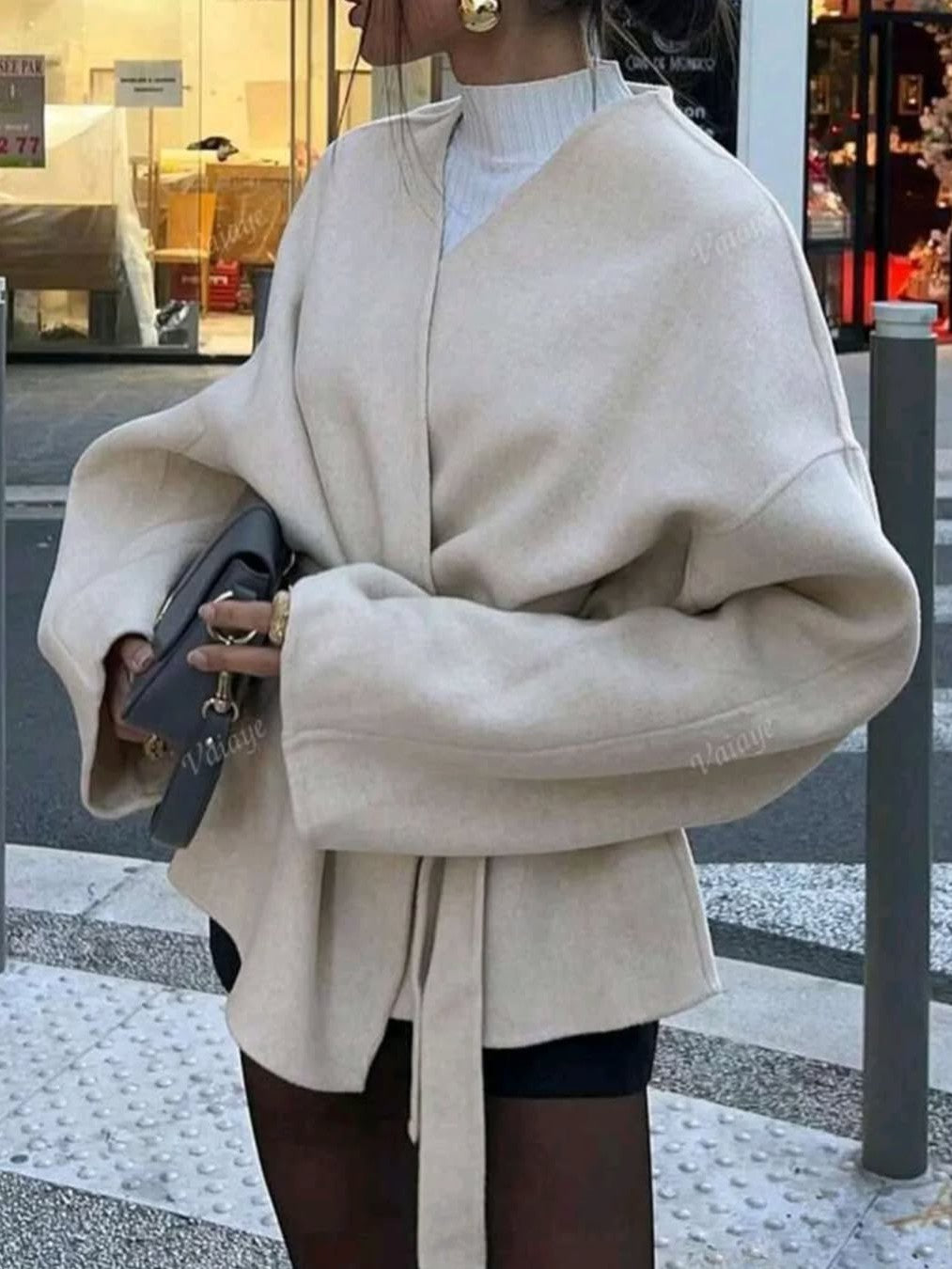 Luvik | Vöri takki vyöllä