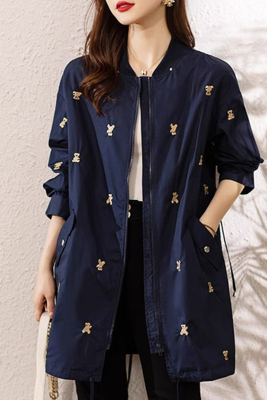 Luvik | Trench-coat ja spandex brodeerattu tummansininen karhu