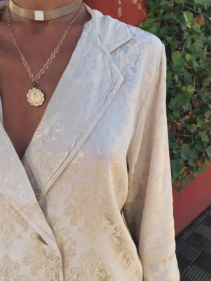 Luvik | Rento 2-osainen asuste housuilla ja takilla, jossa on vintage-kuvio