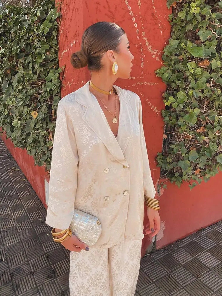 Luvik | Rento 2-osainen asuste housuilla ja takilla, jossa on vintage-kuvio