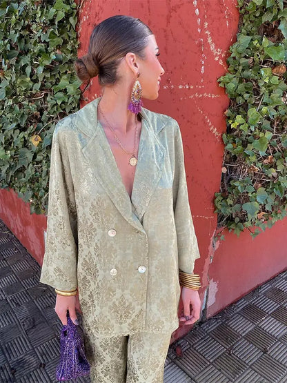 Luvik | Rento 2-osainen asuste housuilla ja takilla, jossa on vintage-kuvio