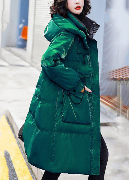 Luvik | Pitkä kevyt puuvillatakki hupulla ja korkea vetoketjukaulus punaisesta talvipatchworkista