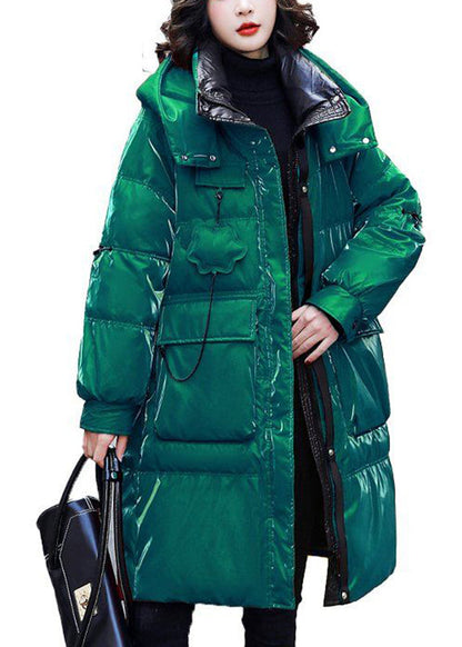 Luvik | Pitkä kevyt puuvillatakki hupulla ja korkea vetoketjukaulus punaisesta talvipatchworkista