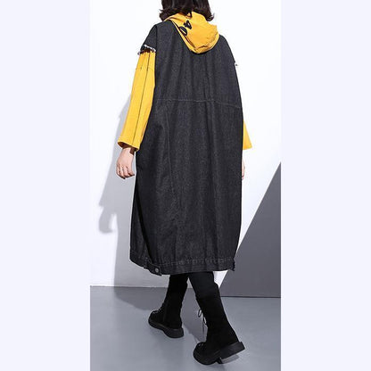 Luvik | musta takki käännettävällä kauluksella, tilava, ohut tasku, hihaton takki