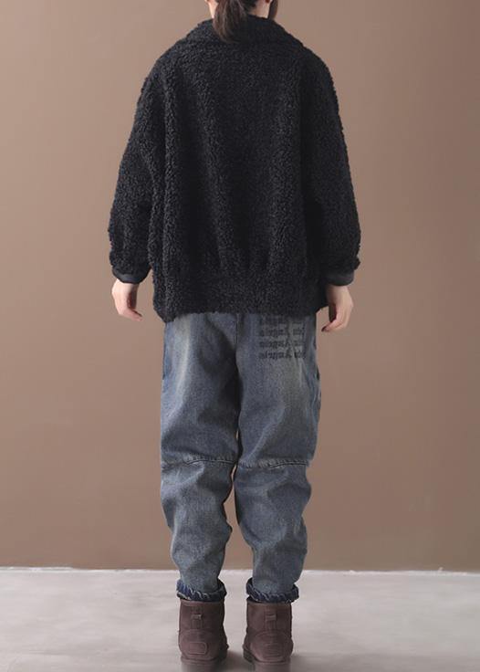 Luvik | rento musta villatakki kääntökauluksella ja painikkeilla