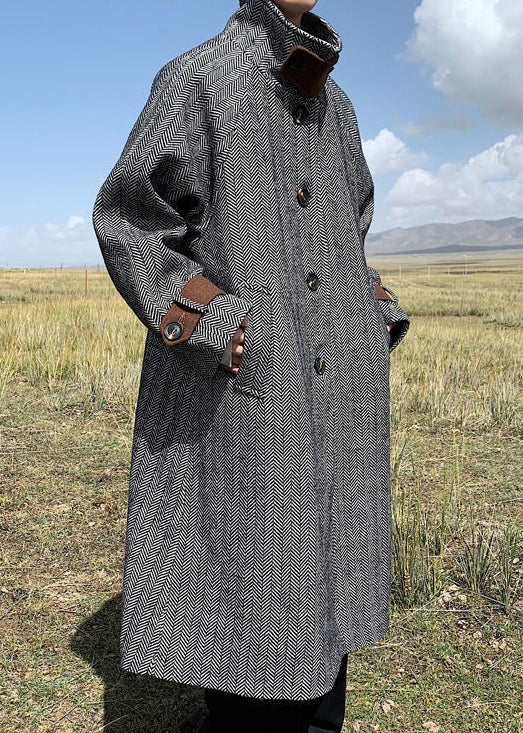 Luvik | Paksusta villasta valmistetut miesten takit mustalla korkeasekäytävällä ja talvitaskuilla