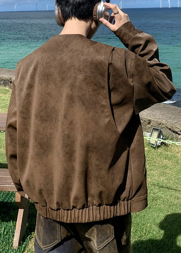 Luvik | Miesten ruskea tekonahkainen takki O-kaula-aukolla ja nauhoilla